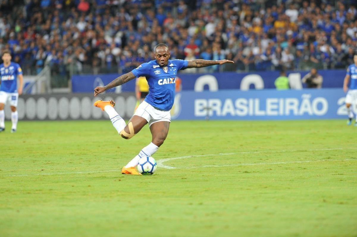 Cruzeiro e Palmeiras mediram foras, no Mineiro, pela oitava rodada do Campeonato Brasileiro