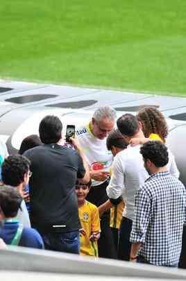 Tite comandou treino no Mineiro e, em seguida, concedeu entrevista coletiva