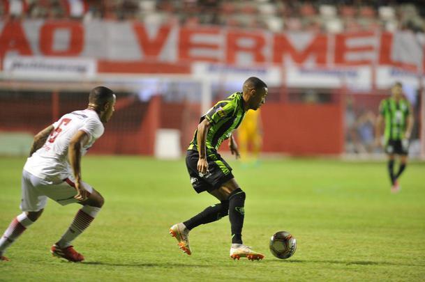 As melhores fotos do duelo entre Villa Nova e Amrica, em Nova Lima, pelo Mineiro