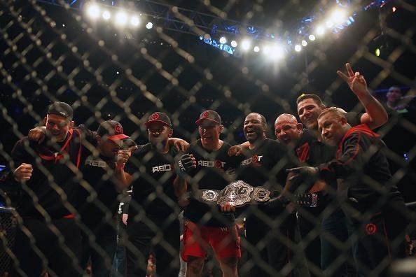 Fotos da vitória arrasadora de Fabrício Werdum sobre Cain Velasquez