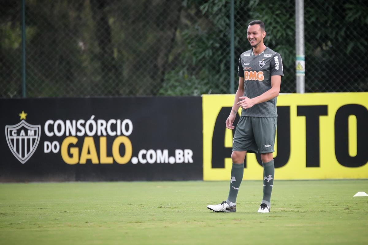 Em busca de reao na Libertadores, Atltico treinou na tarde deste domingo, na Cidade do Galo, antes de viagem para Montevidu, local da partida contra Nacional 