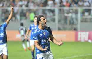 Fred marca de pnalti, empata clssico e d ttulo mineiro ao Cruzeiro no Independncia