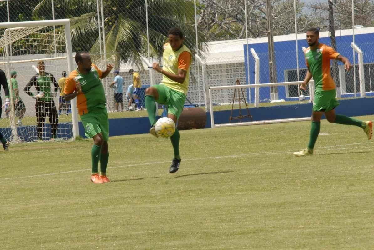 Amrica treina em Macei, no campo do CSA, para enfrentar o Murici-AL, pela Copa do Brasil