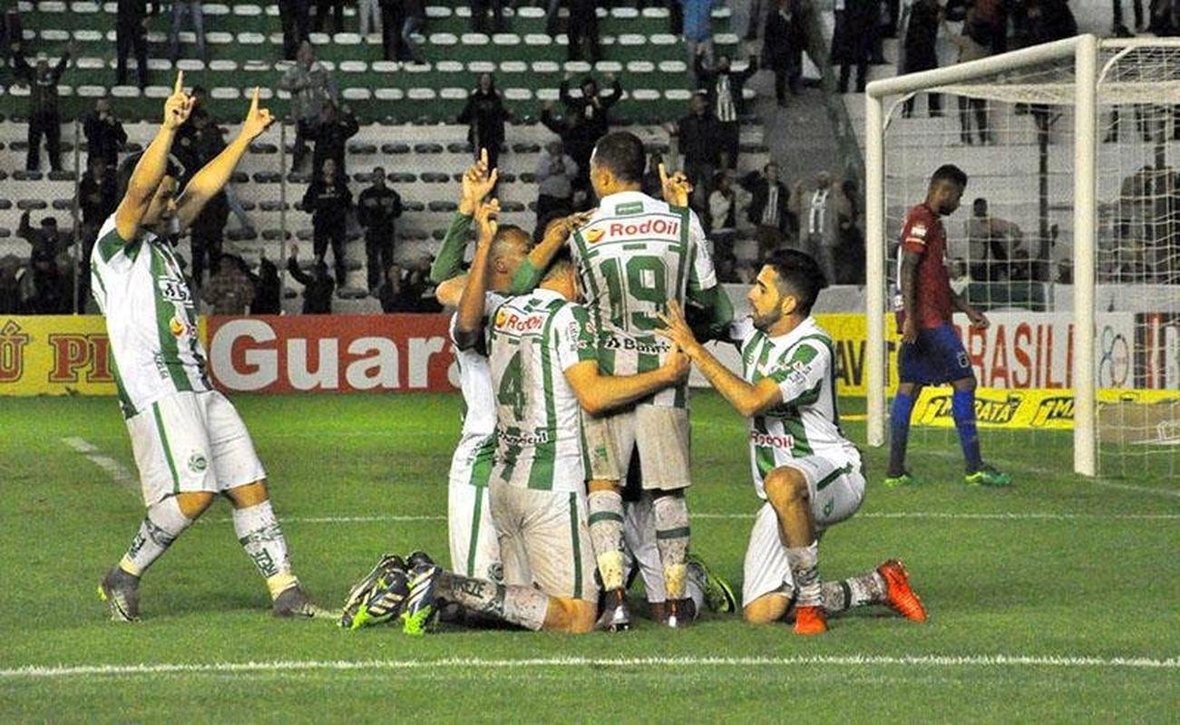 2017 - Juventude era lder com 17 pontos, cinco  frente do 5 colocado (Internacional), terminou a Srie B na nona posio e no subiu  A de 2018.