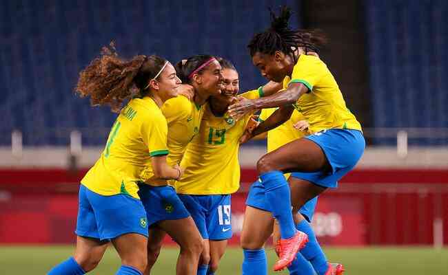 Jogadoras da Seleo Brasileira de Futebol Feminino comemoram gol sob a Zmbia, combate aconteceu no dia 27/07/2021