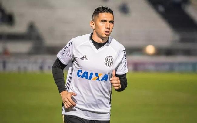 Lateral-esquerdo de 31 anos. Foi contratado pela Ponte Preta na atual temporada
