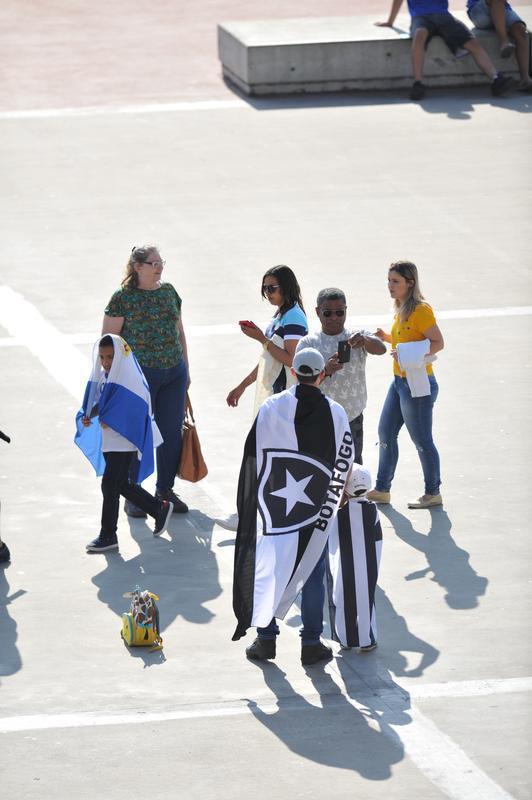 Torcedores de Cruzeiro e Botafogo, no Mineiro, em duelo pela 19 rodada do Brasileiro
