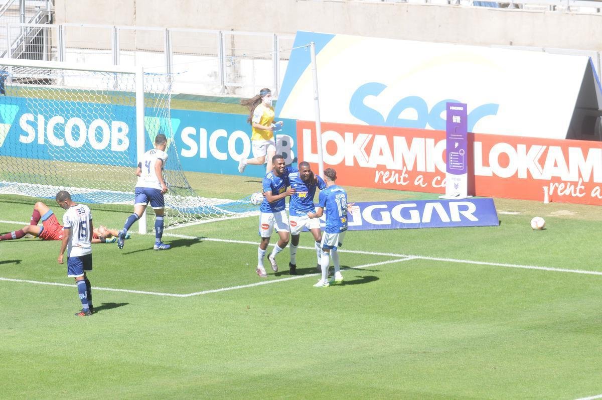 Na retomada do Campeonato Mineiro, Cruzeiro e URT se enfrentaram no Mineiro