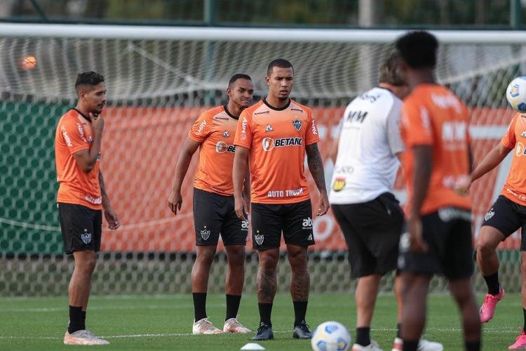 Cuca orientou atividade no CT do Palmeiras, na Barra Funda, em So Paulo 