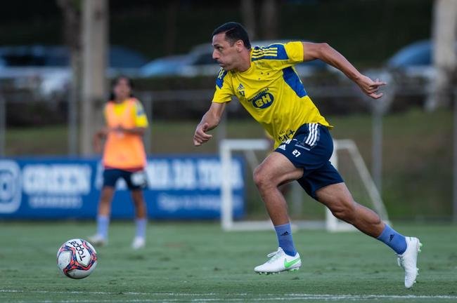 Fotos do treino do Cruzeiro nesta quinta-feira (6/5), na Toca da Raposa II