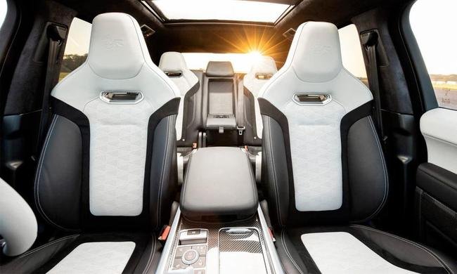 Range Rover Sport SVR sorteada em rifa no Hamad International Airport, de Doha