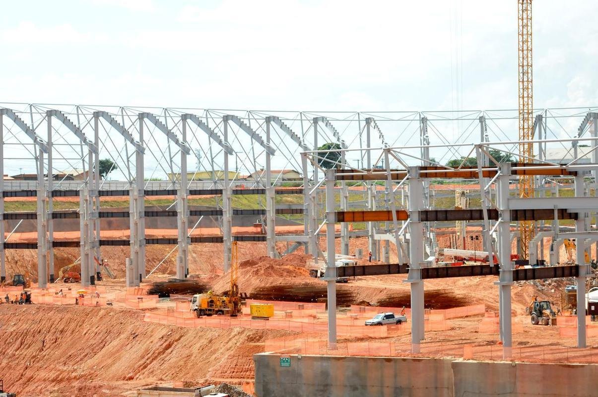 Arena MRV completa um ano de obras neste 20 de abril de 2021. Veja como est o andamento da construo do estdio do Atltico, que tem previso de ficar pronto em outubro de 2022. Sero 46 mil lugares, 2.333 vagas de estacionamento, 40 bares e 80 camarotes. O empreendimento fica no bairro Califrnia, em Belo Horizonte. (Fotos de Gladyston Rodrigues/EM/D. A Press)