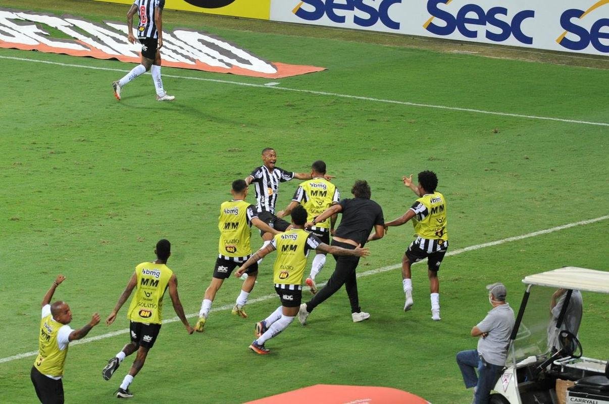 Ademir entrou no segundo tempo e fez o gol da virada do Atltico nos acrscimos