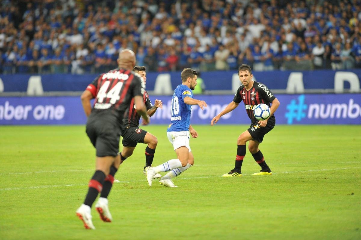 Cruzeiro conseguiu marcar no segundo tempo, com Arrascaeta, mas sofreu empate no fim com Bergson
