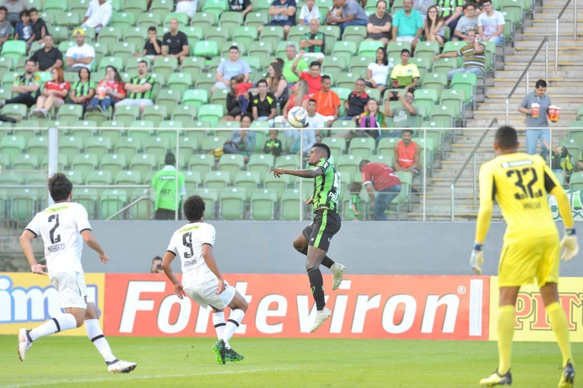 Amrica chegou ao gol no segundo tempo, em chute cruzado de Ademir: 1 a 0