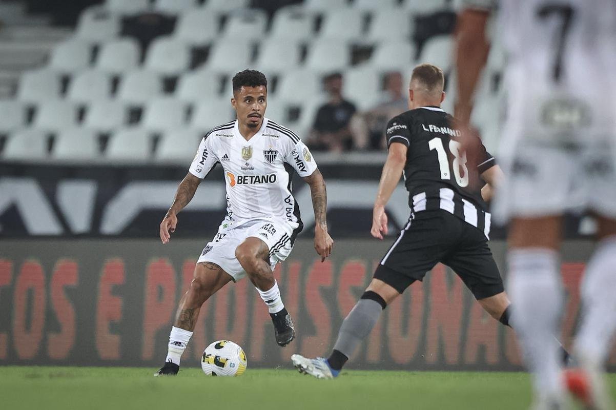 Botafogo x Atltico: veja fotos do jogo no Nilton Santos