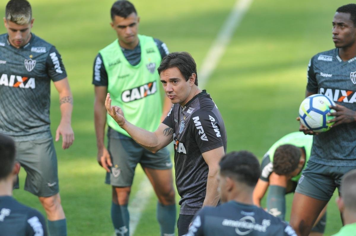 Zagueiro uruguaio Martn Rea treinou pela primeira vez com o elenco do Atltico na Cidade do Galo, j visando ao duelo de domingo, contra o Botafogo, no Rio, pelo Campeonato Brasileiro