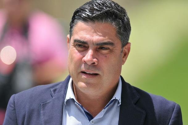 Manh desta sexta-feira foi agitada no Atltico com demisso de Oswaldo e coletiva do presidente