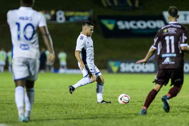 O Cruzeiro estreou no Mineiro de 2023 contra o Patrocinense, em Patrocínio