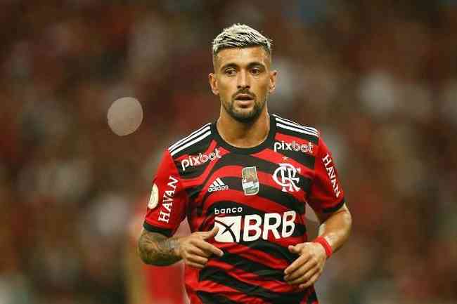 Arrascaeta pode ser substitudo por Everton Ribeiro no Flamengo