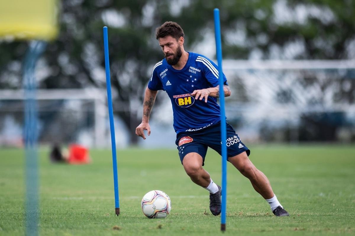 Imagens do primeiro dia de pr-temporada do Cruzeiro, na Toca da Raposa II