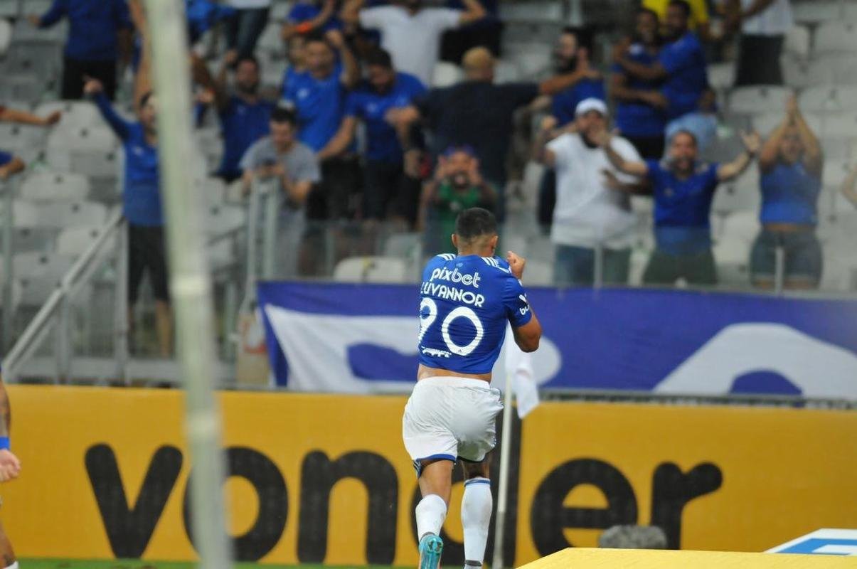 Cruzeiro venceu Londrina por 1 a 0, com gol de Luvannor