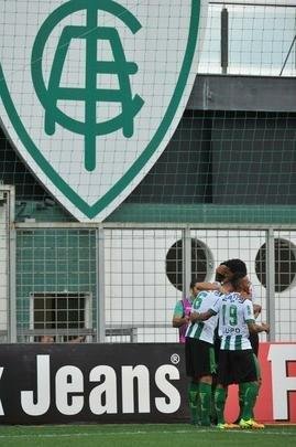 Zagueiro americano Rafael Lima marcou o gol do ttulo sobre o CRB e emocionou o Independncia