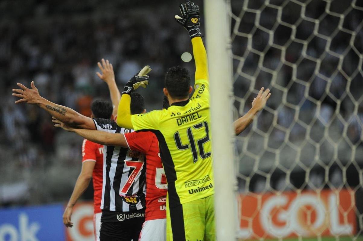 Veja as fotos do confronto entre Atltico x Internacional, no Mineiro, pela 23 rodada da Srie A