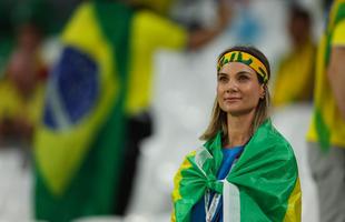 Fotos das torcidas de Brasil e Crocia no Estdio da Educao, em Al-Rayyan, no Catar, em duelo pelas quartas de final da Copa do Mundo