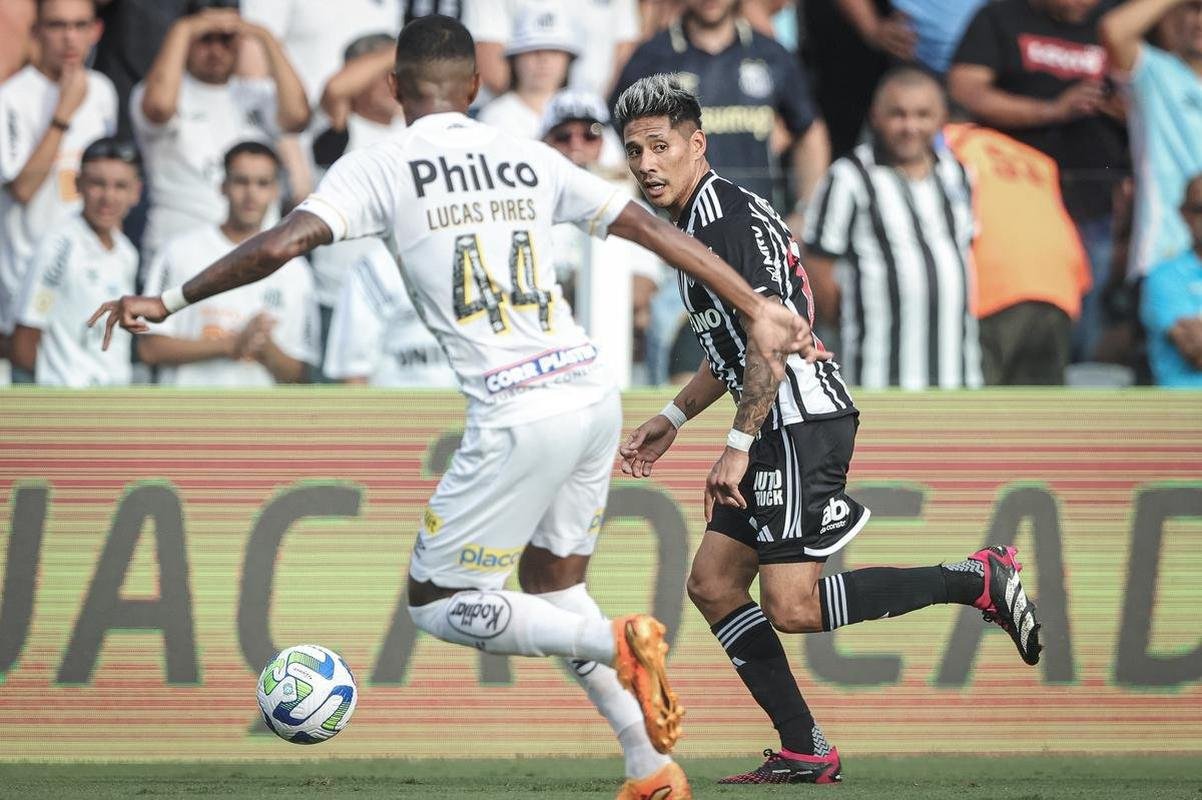 Santos e Atltico se enfrentaram na tarde deste domingo (23/4), na Vila Belmiro, pela segunda rodada da Srie A do Campeonato Brasileiro.