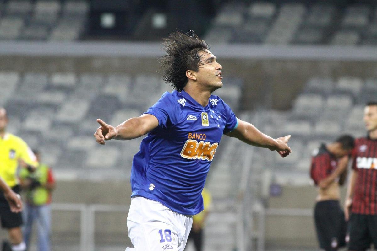 1� Marcelo Moreno - 24 gols (2014)