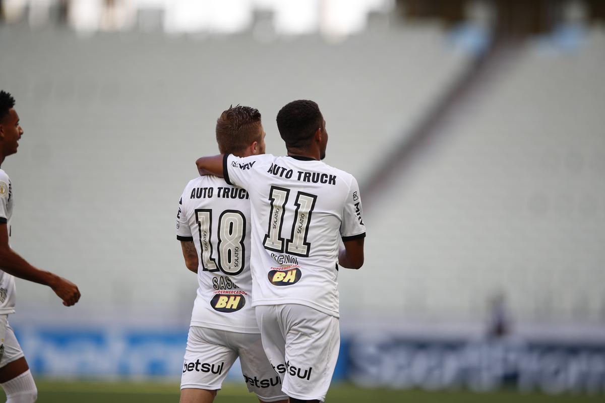 Fotos do jogo entre Ceará e Atlético, que terminou empatado por 2 a 2