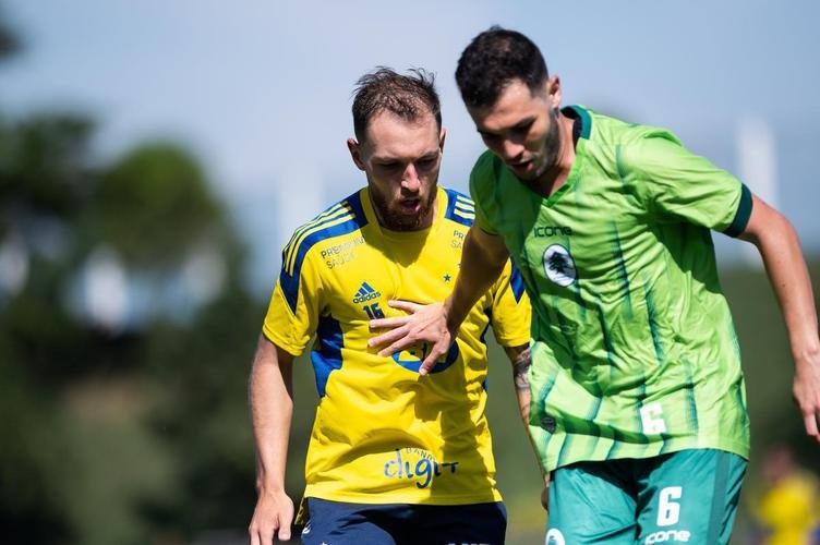 Cruzeiro empatou por 1 a 1 com o Boavista-RJ em jogo-treino realizado neste sbado (22/5), na Toca da Raposa II. Rafael Sobis marcou o gol celeste, enquanto Douglas Pedroso fez para a equipe do Rio de Janeiro.
