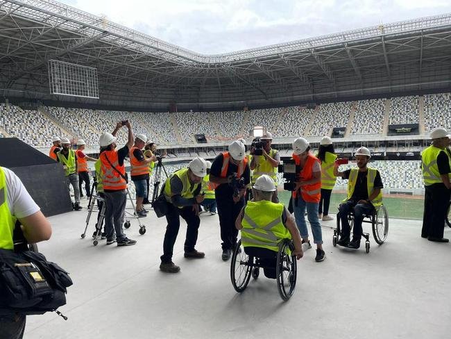 Fotos da visita feita por pessoas com deficincia na Arena MRV, nesta quinta-feira (9/2)
