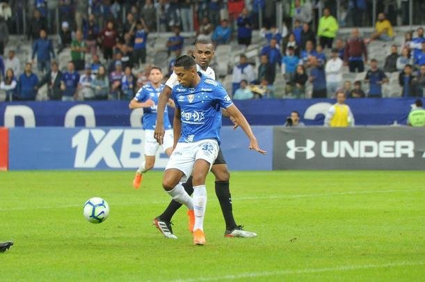 Fotos de Cruzeiro x Corinthians, no Mineiro, pela oitava rodada do Campeonato Brasileiro