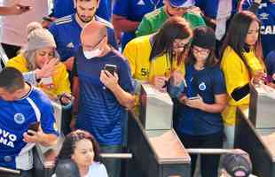 Fotos da torcida do Cruzeiro no jogo contra o Sampaio Corrêa