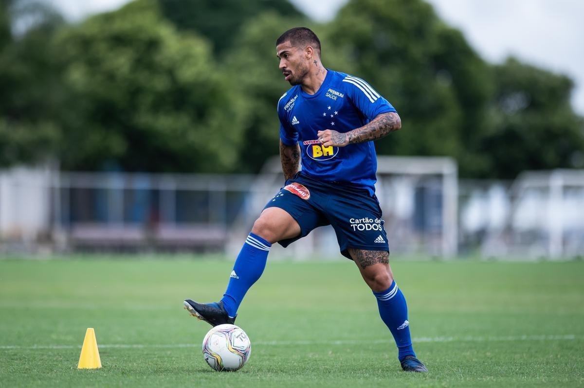 Imagens do primeiro dia de pr-temporada do Cruzeiro, na Toca da Raposa II