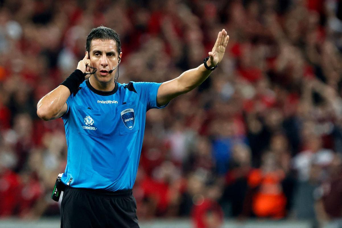 O Atltico visitou, na noite desta tera-feira (18/4), o Athletico-PR na Arena da Baixada, em Curitiba. A partida foi vlida pela 2 rodada do Grupo G da Copa Libertadores de 2023.