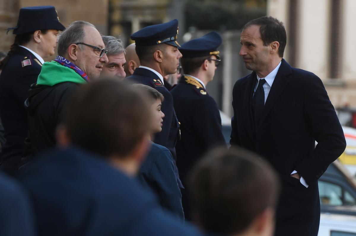 Imagens do funeral de Davide Astori em Florena. Tcnico da Juventus, Massimiliano Allegri