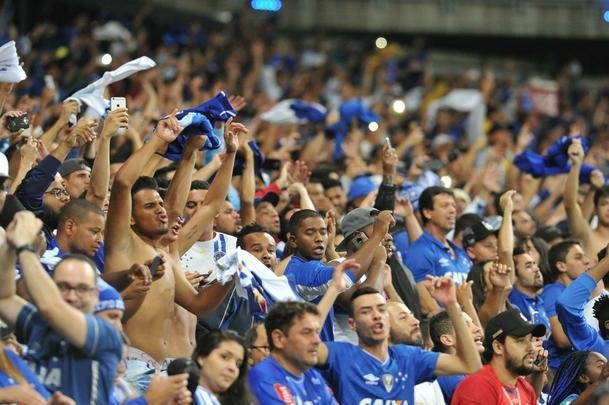 Torcida do Cruzeiro no duelo desta tera, no Mineiro, contra o Racing, pela Libertadores