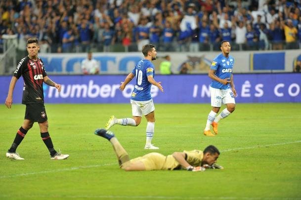 Cruzeiro conseguiu marcar no segundo tempo, com Arrascaeta, mas sofreu empate no fim com Bergson