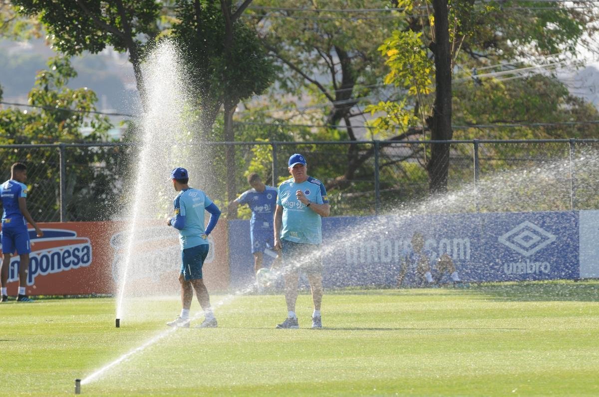 Fotos do treino do Cruzeiro desta quarta-feira, 2 de outubro, na Toca da Raposa II