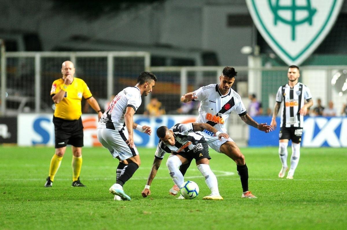 Equipes se enfrentam em jogo adiado da 21 rodada do Campeonato Brasileiro