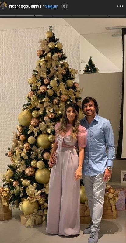 Ricardo Goulart e a esposa celebram o Natal