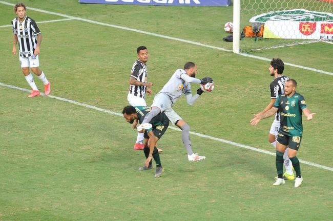 Fotos do jogo de ida da final do Campeonato Mineiro, entre Amrica e Atltico, no Independncia, em Belo Horizonte