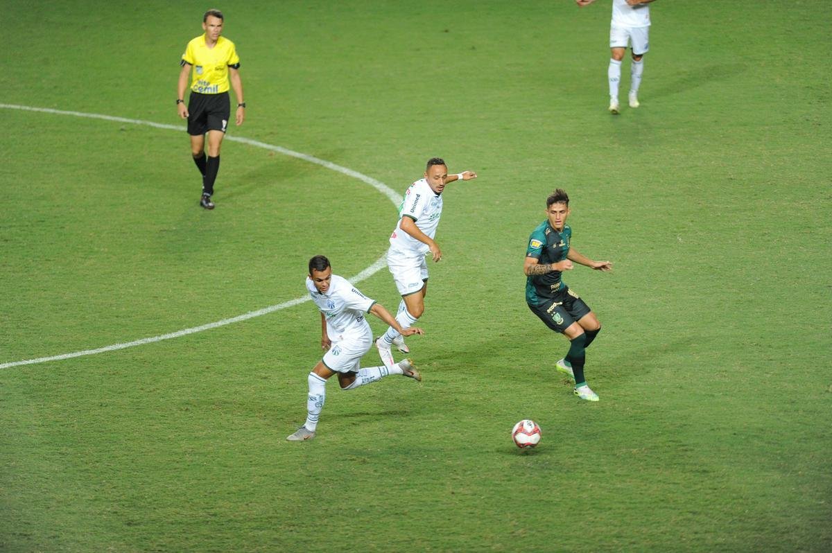 Fotos da vitria da Caldense sobre o Amrica, por 1 a 0, no Independncia, em Belo Horizonte, pela quarta rodada do Campeonato Mineiro de 2021. Atacante Amarildo marcou o nico gol da partida,