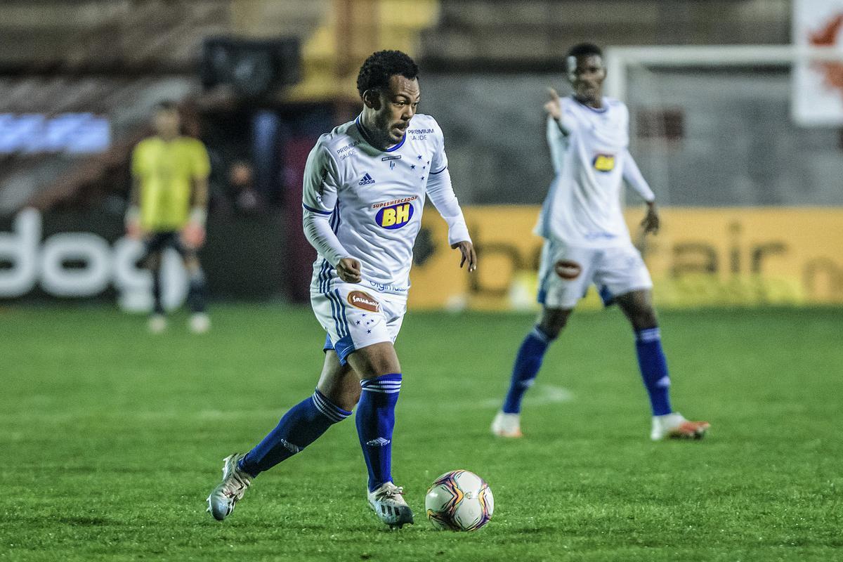 Claudinho, 19 anos, meia. Contratado pelo Cruzeiro em julho.