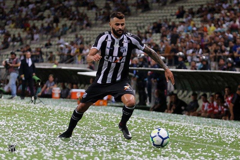 No Castelo, o Atltico perdeu por 2 a 1 para o Cear, em jogo da 31 rodada do Brasileiro