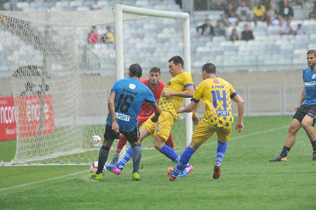 Fotos do 'Game of Dreams', jogo festivo dos Amigos do Ronaldinho contra os Amigos do Penta