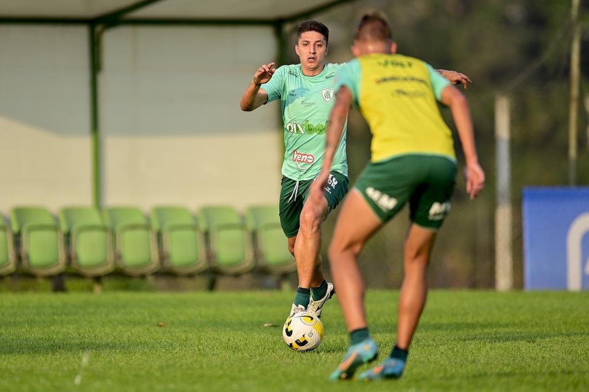 Em preparao para enfrentar o Corinthians no prximo domingo (18/9), o Amrica treinou nesta tera-feira (13/9)
